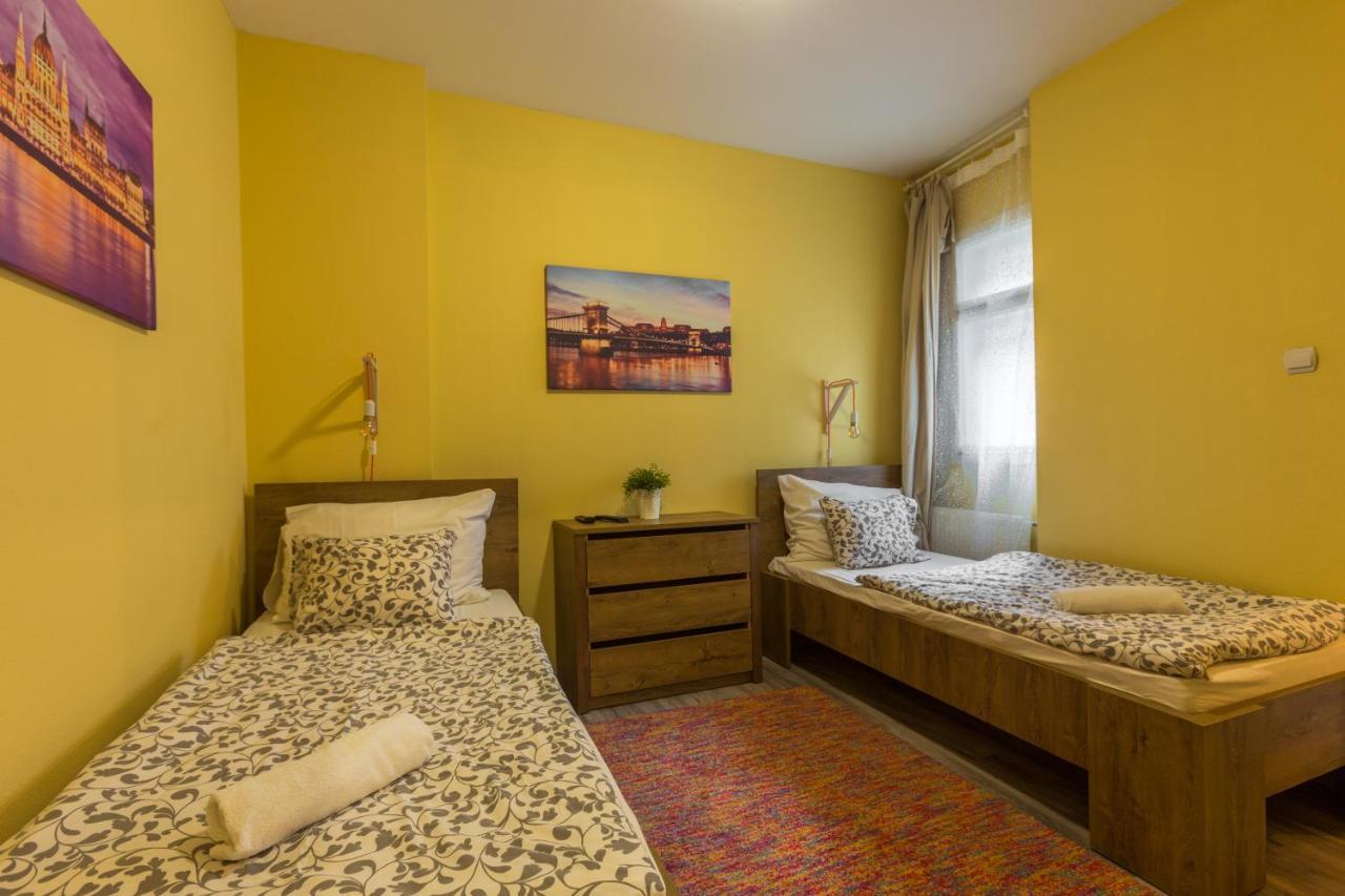 Goodmo House Albergue Budapest Exterior foto